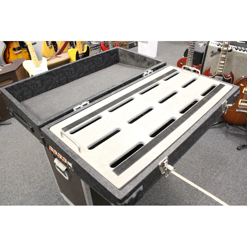 Chumley’s Custom Built Pedal Board