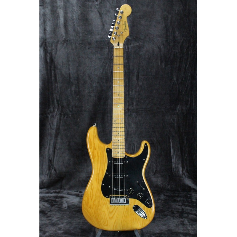 2004 Fender Special Edition Lite Ash Stratocaster