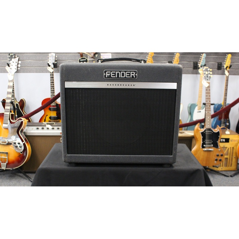 Fender Bassbreaker 15 Combo W/Cover