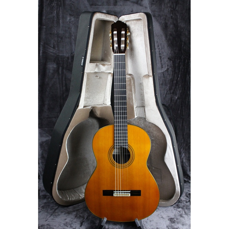 Yamaha GC32C Cedar Top Classical Guitar *Free Shipping in the USA*