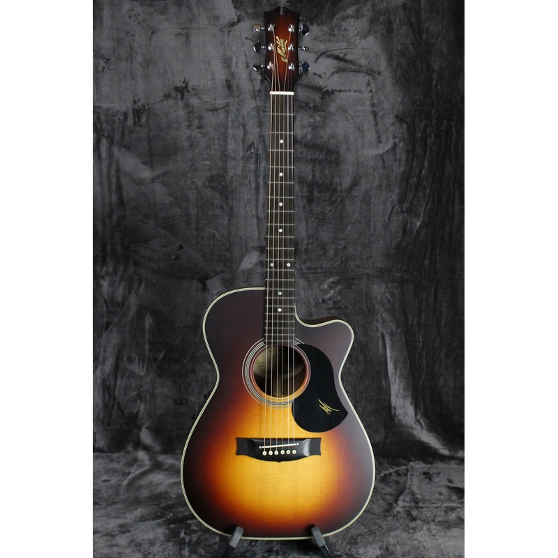 Maton EBG808C