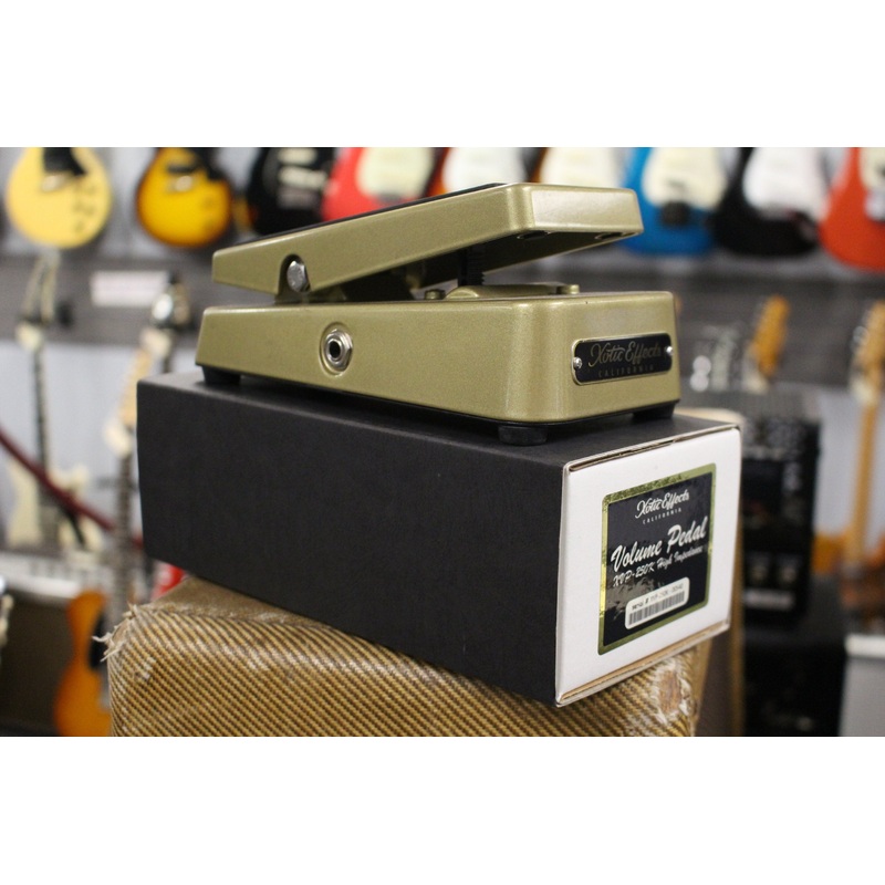 Xotic Effects Volume Pedal 250k Gold Used