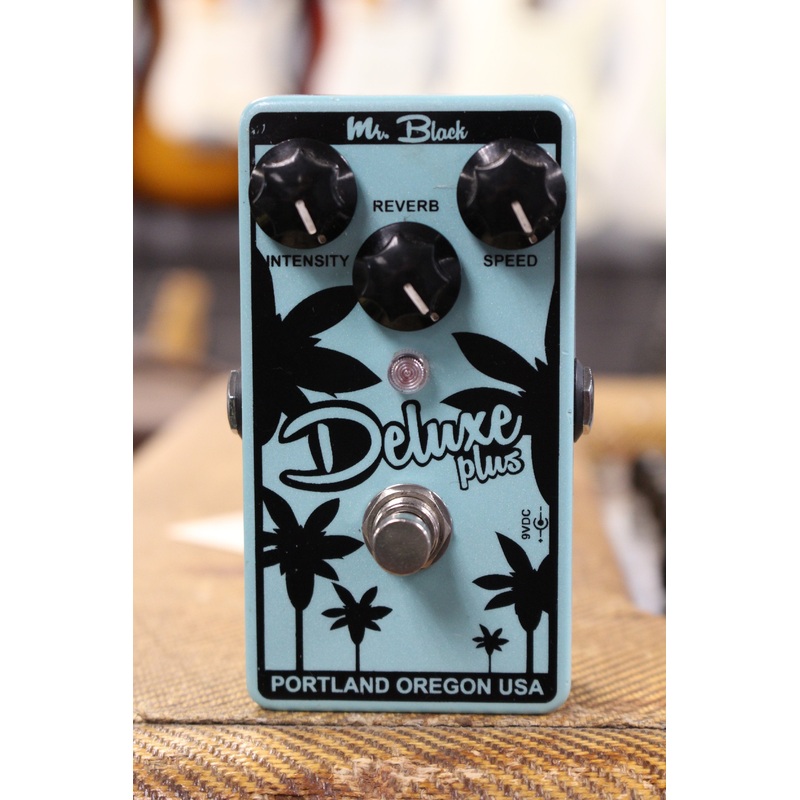 Mr Black Deluxe Plus Reverb and Tremolo Used