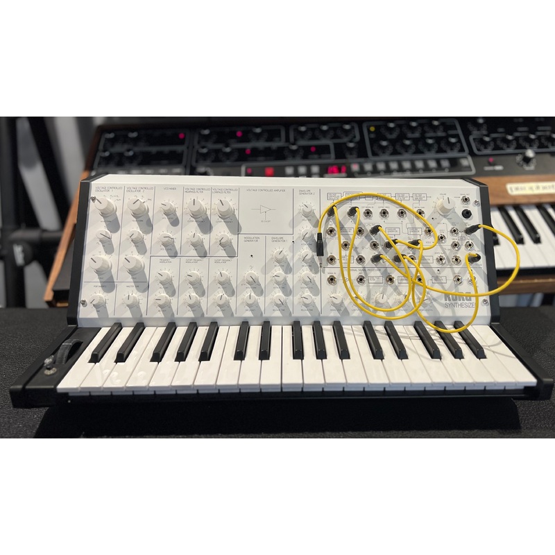 Korg MS-20 Mini White w/ cables & box