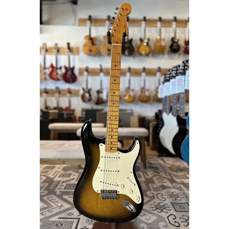 2005 Fender Eric Johnson Stratocaster 2 Tone Sunburst