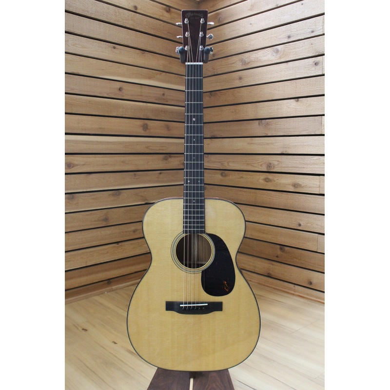 Martin 00-18 Standard Series (2025) *Free Shipping in the US*